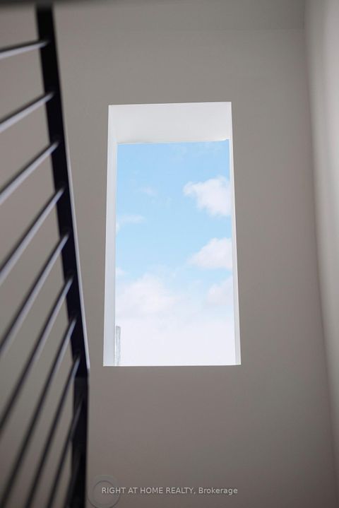 Photo 30 at 292 Borden Street, University, Toronto