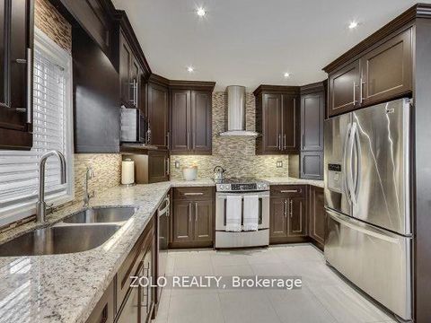 Photo 5 at 212 Goddard Street, Bathurst Manor, Toronto