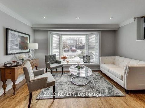 Photo 10 at 212 Goddard Street, Bathurst Manor, Toronto