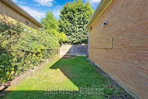 Photo 37 at 212 Goddard Street, Bathurst Manor, Toronto