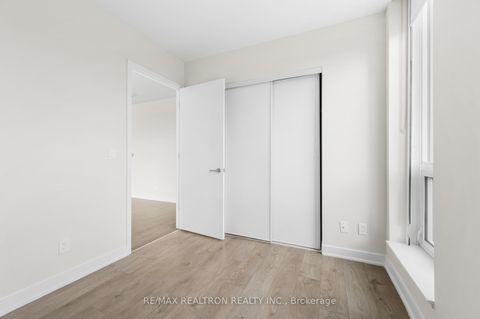 Photo 20 at 410 - 2 Sonic Way, Flemingdon Park, Toronto