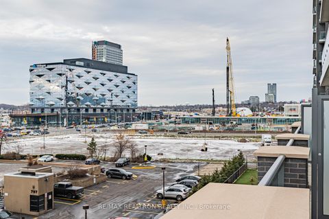 Photo 32 at 410 - 2 Sonic Way, Flemingdon Park, Toronto