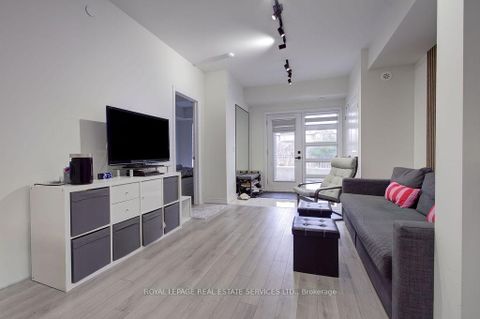 Photo 9 at 123 - 349 Wheat Boom Drive E, JM Joshua Meadows, Oakville