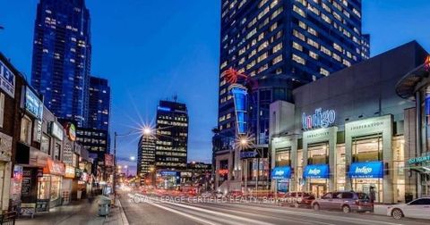 Photo 3 at 301 - 185 Roehampton Avenue, Mount Pleasant West, Toronto