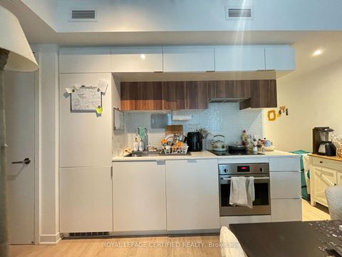 Photo 9 at 301 - 185 Roehampton Avenue, Mount Pleasant West, Toronto