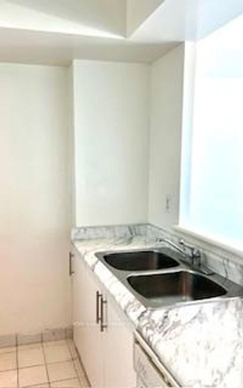 Photo 6 at 901 - 18 Lee Centre Drive, Woburn, Toronto