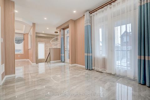 Photo 6 at 18 Caine Street, Rural Richmond Hill, Richmond Hill