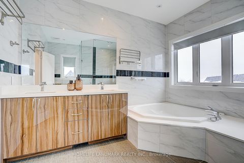 Photo 34 at 18 Caine Street, Rural Richmond Hill, Richmond Hill