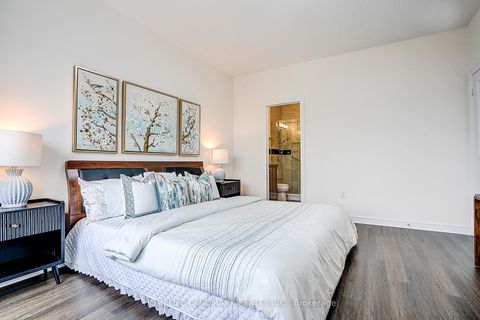 Photo 39 at 18 Caine Street, Rural Richmond Hill, Richmond Hill