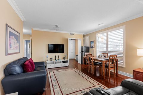 Photo 2 at 907 - 10 Delisle Avenue, St. Clair, Toronto