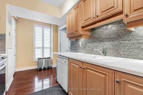 Photo 9 at 907 - 10 Delisle Avenue, St. Clair, Toronto