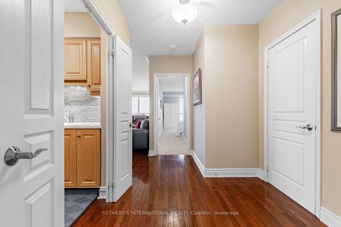 Photo 11 at 907 - 10 Delisle Avenue, St. Clair, Toronto