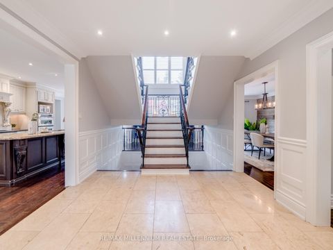 Photo 2 at 1050 Masters Green, GA Glen Abbey, Oakville