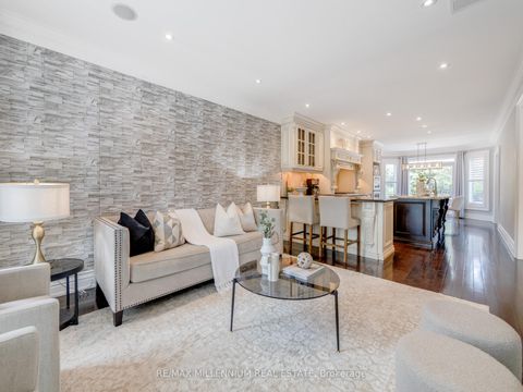 Photo 7 at 1050 Masters Green, GA Glen Abbey, Oakville