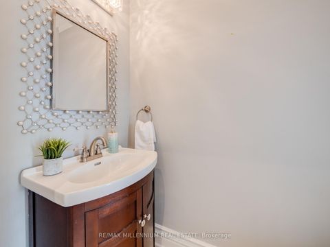 Photo 16 at 1050 Masters Green, GA Glen Abbey, Oakville