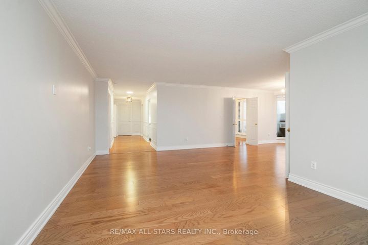 Photo 8 at 404 - 610 Bullock Drive, Markville, Markham