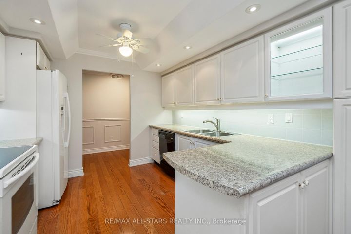 Photo 25 at 404 - 610 Bullock Drive, Markville, Markham
