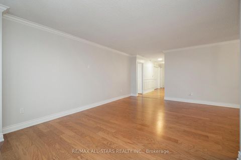 Photo 10 at 404 - 610 Bullock Drive, Markville, Markham