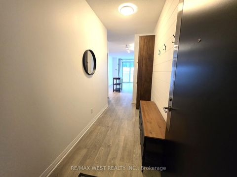 Photo 3 at 505 - 101 Erskine Avenue, Mount Pleasant West, Toronto