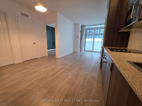 Photo 7 at 505 - 101 Erskine Avenue, Mount Pleasant West, Toronto