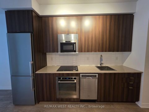 Photo 9 at 505 - 101 Erskine Avenue, Mount Pleasant West, Toronto