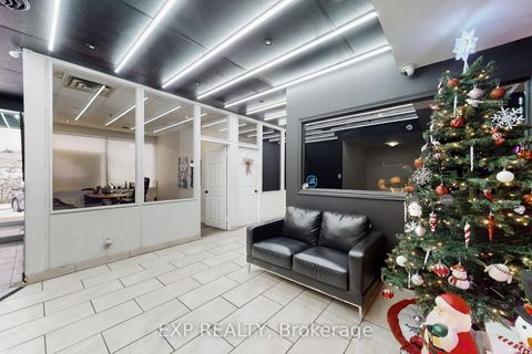 Photo 9 at 32 Stoffel Drive, Clairville, Toronto