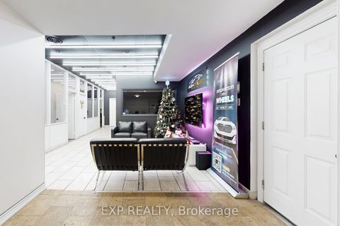 Photo 11 at 32 Stoffel Drive, Clairville, Toronto