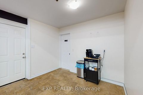 Photo 13 at 32 Stoffel Drive, Clairville, Toronto