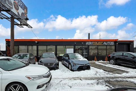 Photo 26 at 32 Stoffel Drive, Clairville, Toronto