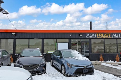 Photo 34 at 32 Stoffel Drive, Clairville, Toronto