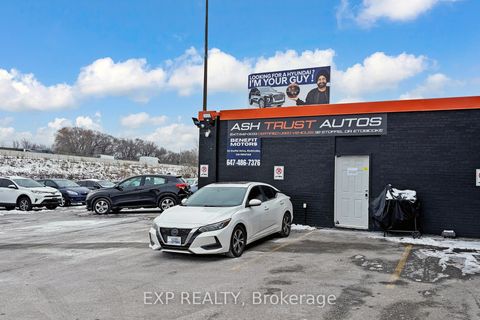 Photo 35 at 32 Stoffel Drive, Clairville, Toronto