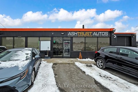 Photo 36 at 32 Stoffel Drive, Clairville, Toronto