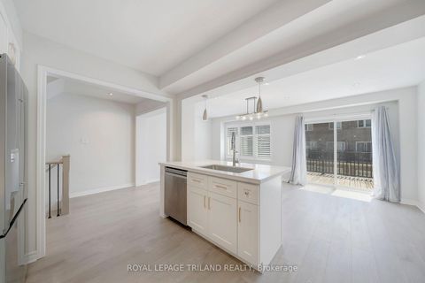 Photo 10 at 244 Ellen Davidson Drive, GO Glenorchy, Oakville