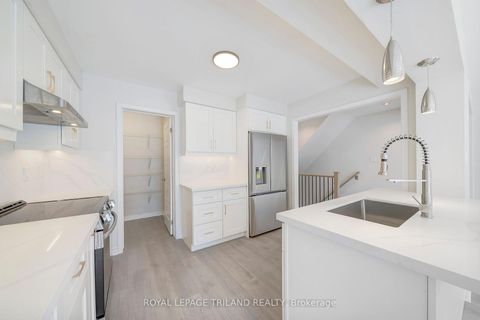 Photo 12 at 244 Ellen Davidson Drive, GO Glenorchy, Oakville