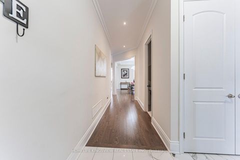 Photo 3 at 61 Ross Vennare Crescent, Kleinburg, Vaughan