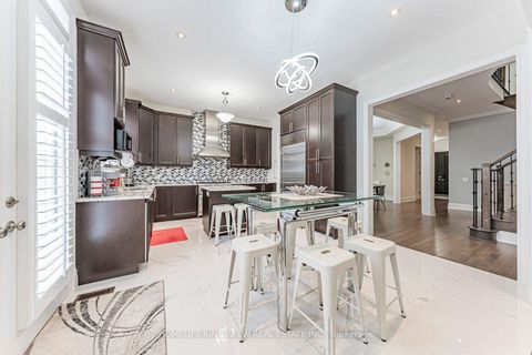 Photo 9 at 61 Ross Vennare Crescent, Kleinburg, Vaughan