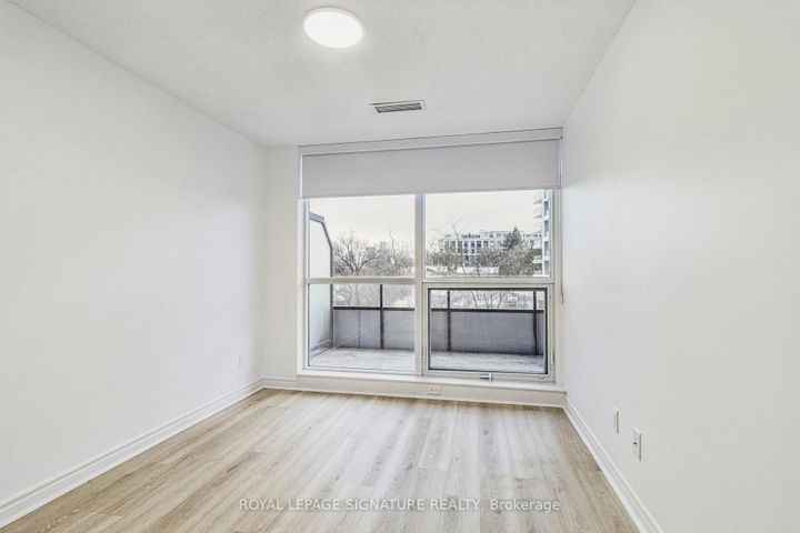 Photo 10 at 226 - 2885 Bayview Avenue, Bayview Village, Toronto