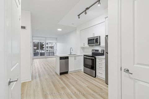 Photo 1 at 226 - 2885 Bayview Avenue, Bayview Village, Toronto