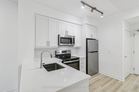 Photo 4 at 226 - 2885 Bayview Avenue, Bayview Village, Toronto