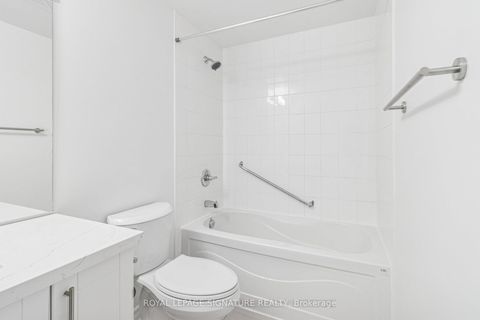 Photo 19 at 226 - 2885 Bayview Avenue, Bayview Village, Toronto
