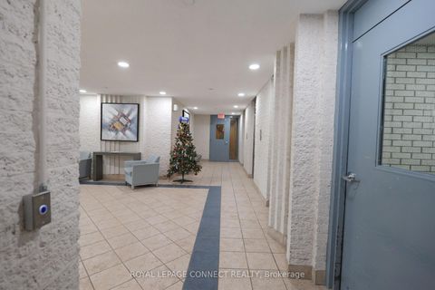 Photo 3 at 912 - 1360 York Mills Road, Donalda, Toronto
