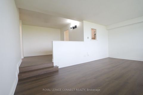 Photo 5 at 912 - 1360 York Mills Road, Donalda, Toronto