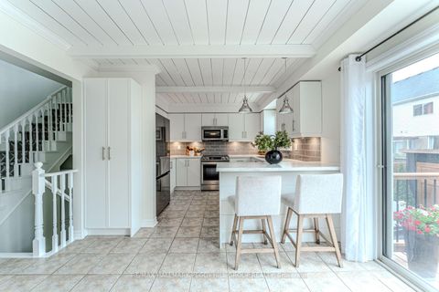 Photo 2 at 14 Regina Road, Shore, Barrie