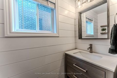 Photo 8 at 14 Regina Road, Shore, Barrie