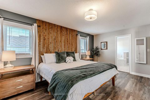 Photo 10 at 14 Regina Road, Shore, Barrie