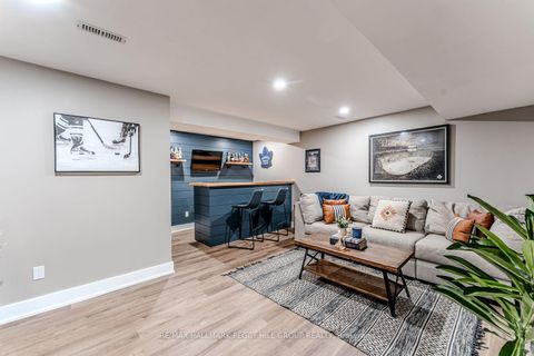 Photo 16 at 14 Regina Road, Shore, Barrie