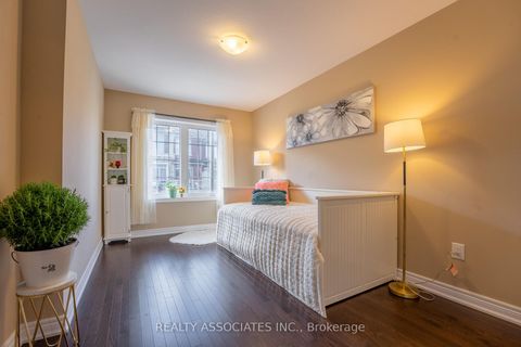 Photo 18 at 3333 Mockingbird Common E, JM Joshua Meadows, Oakville