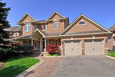 Photo 0 at 812 Foxcroft Boulevard, Wyndham, Newmarket