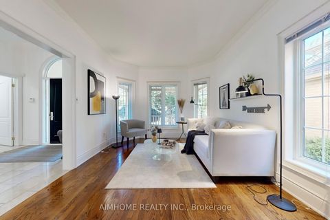 Photo 3 at 812 Foxcroft Boulevard, Wyndham, Newmarket