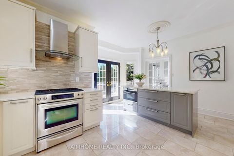 Photo 7 at 812 Foxcroft Boulevard, Wyndham, Newmarket